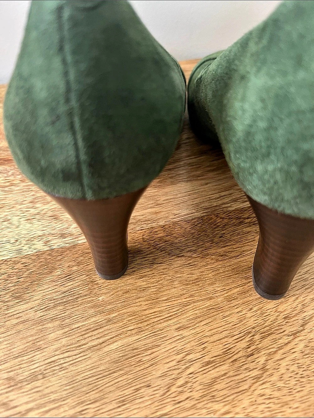 Lauren Ralph Lauren Saffron Green Suede Pumps - Picture 5 of 7